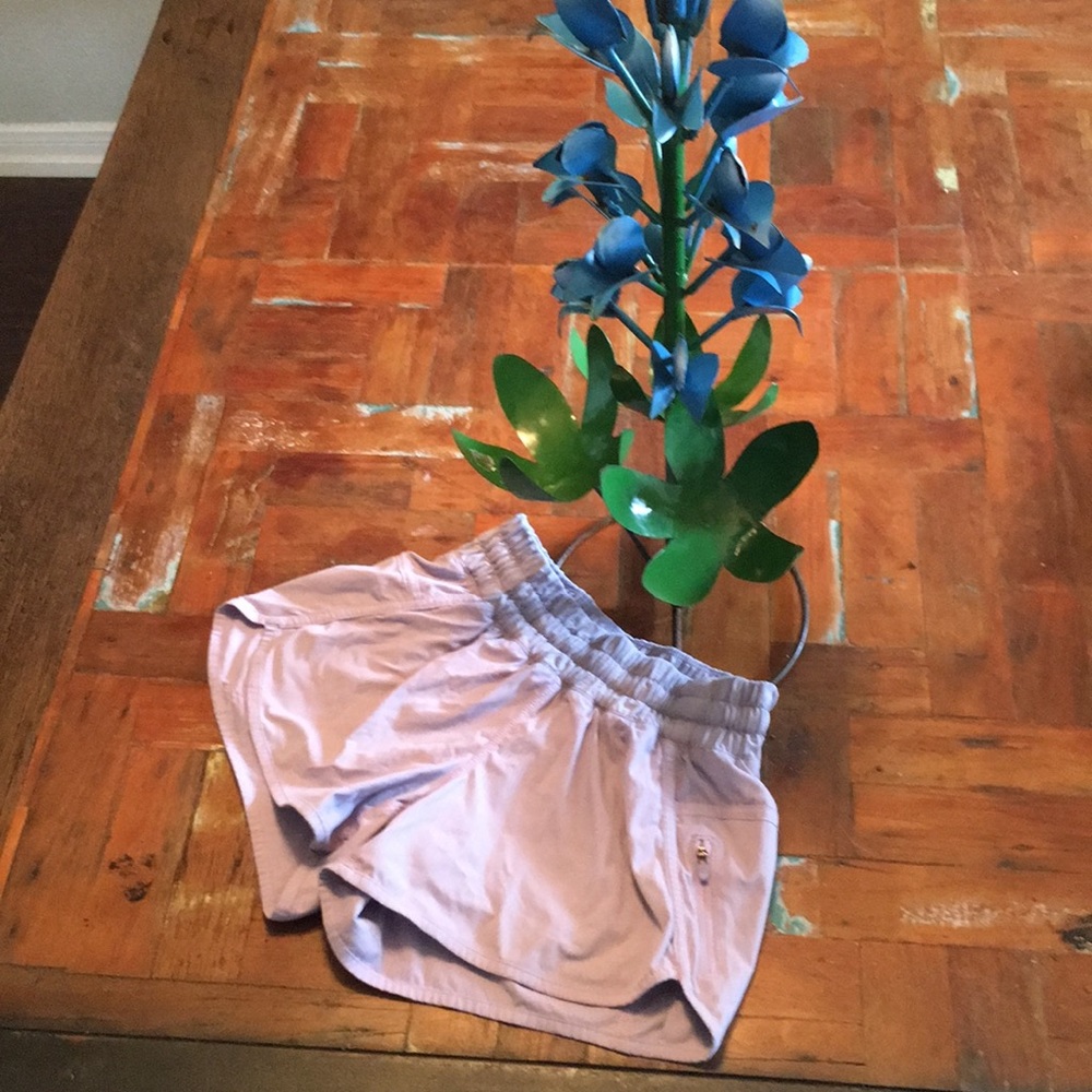 🦄 EUC LuLu athletic shorts in LAVENDER 🦄